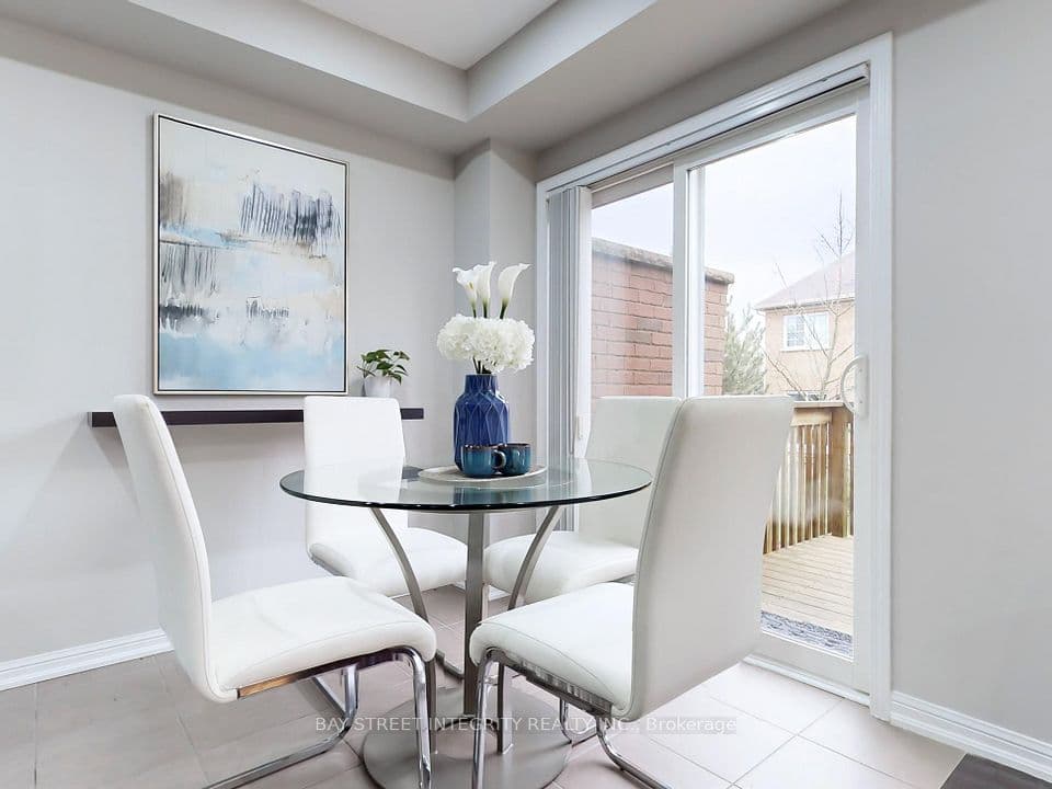 Home staging at Winn Pl — project photograph 4