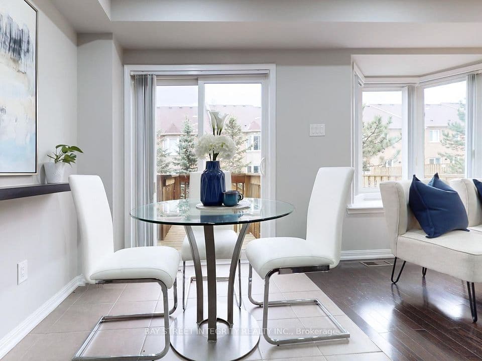 Home staging at Winn Pl — project photograph 5