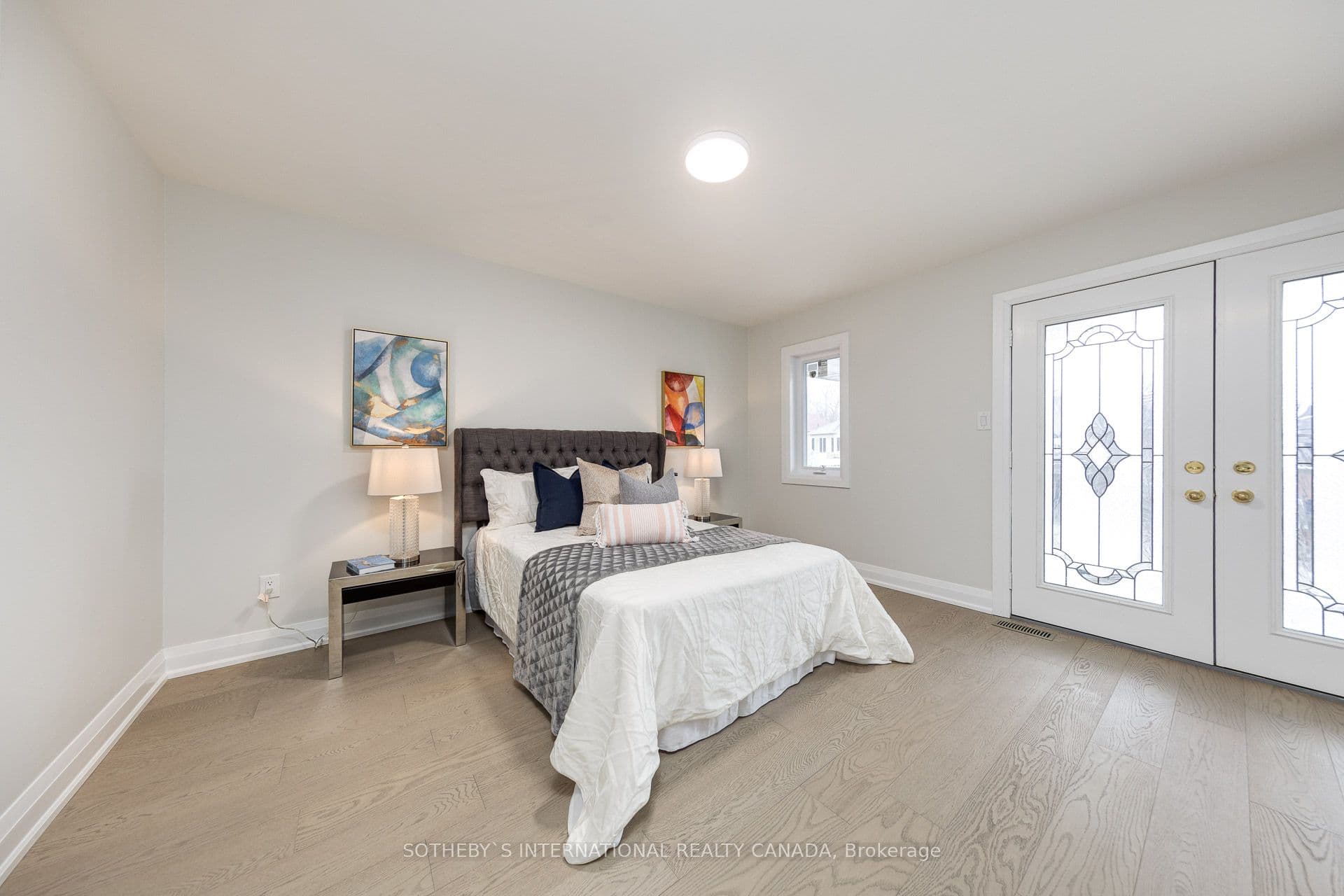 Home staging at Sandbanks Dr — project photograph 4