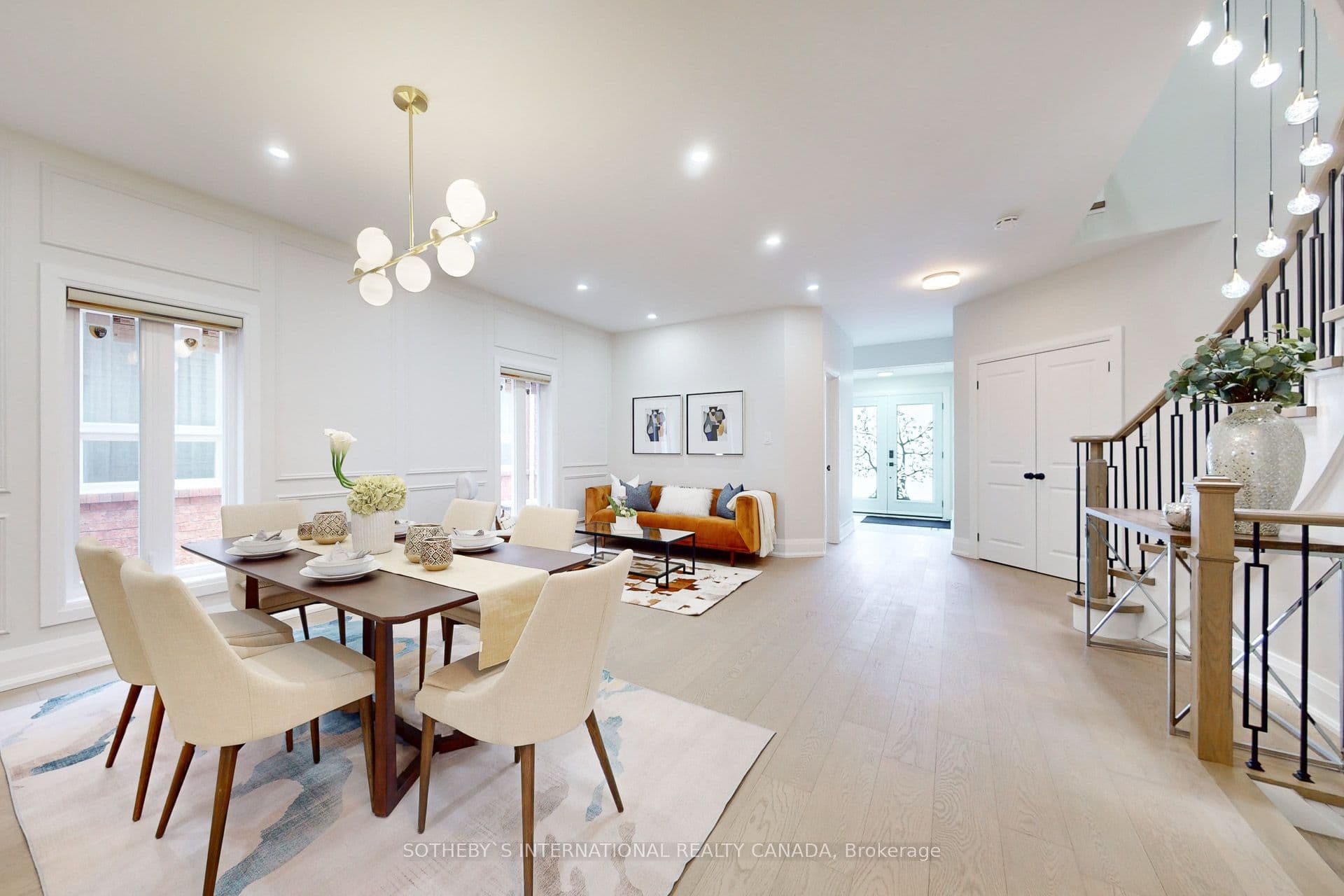 Home staging at Sandbanks Dr — project photograph 9