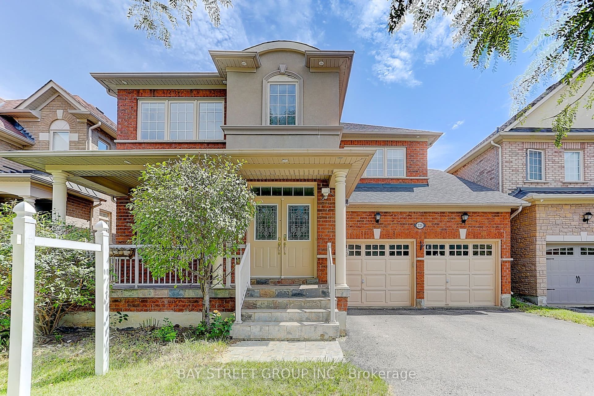 Home staging at Shirley Dr — project photograph 1