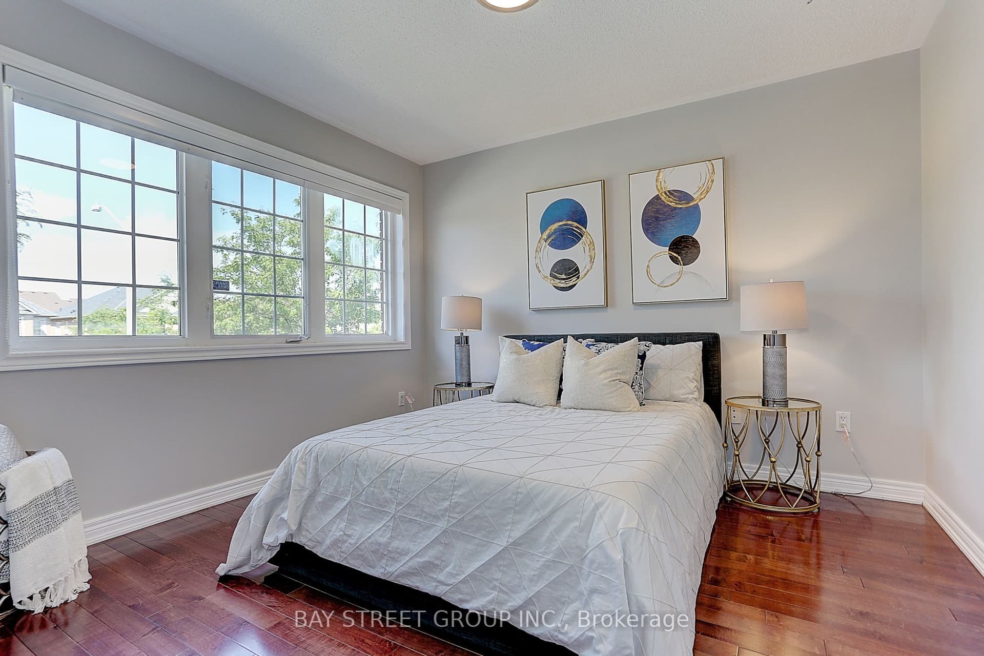 Home staging at Shirley Dr — project photograph 3