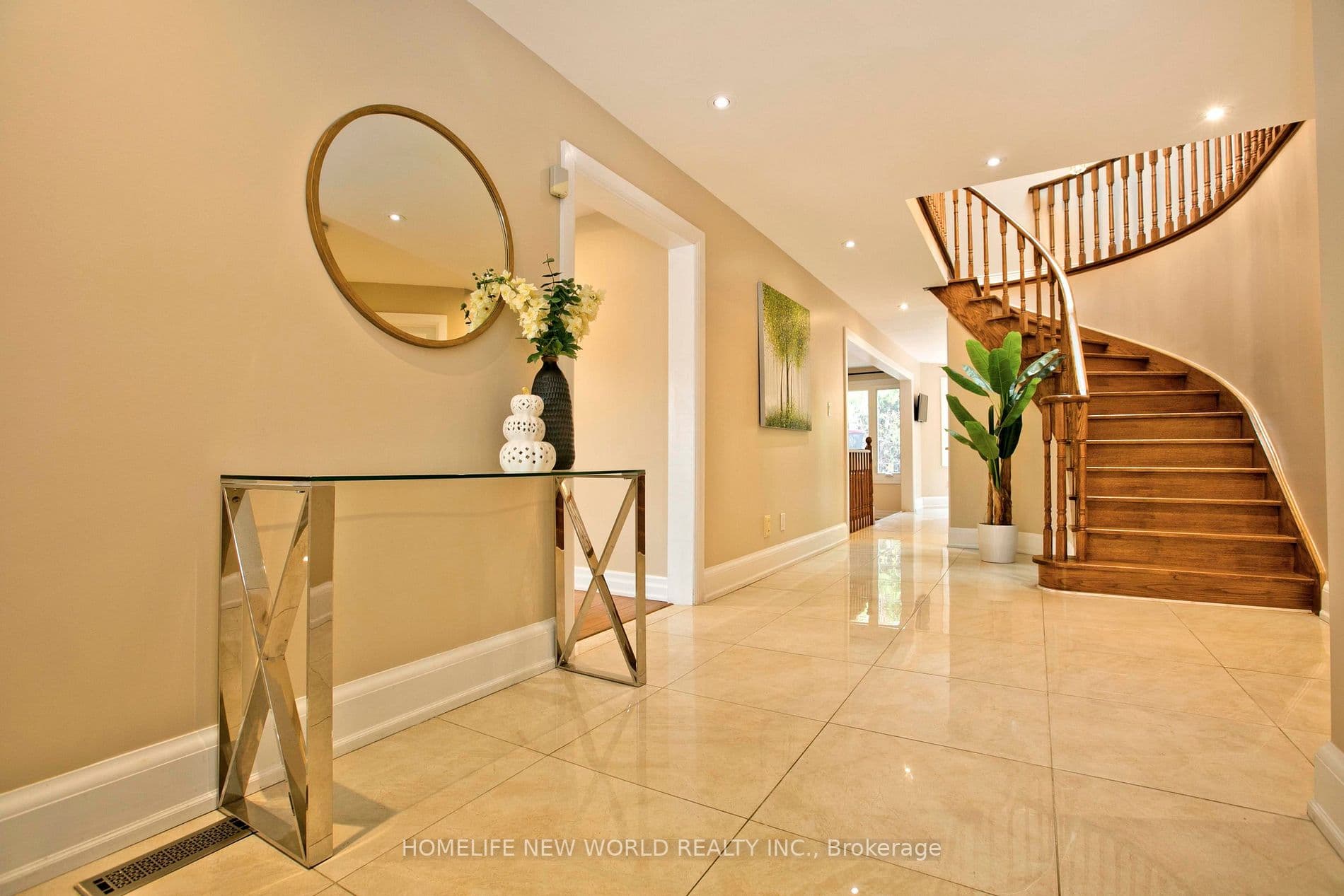 Home staging at Canterbury Ct — project photograph 14