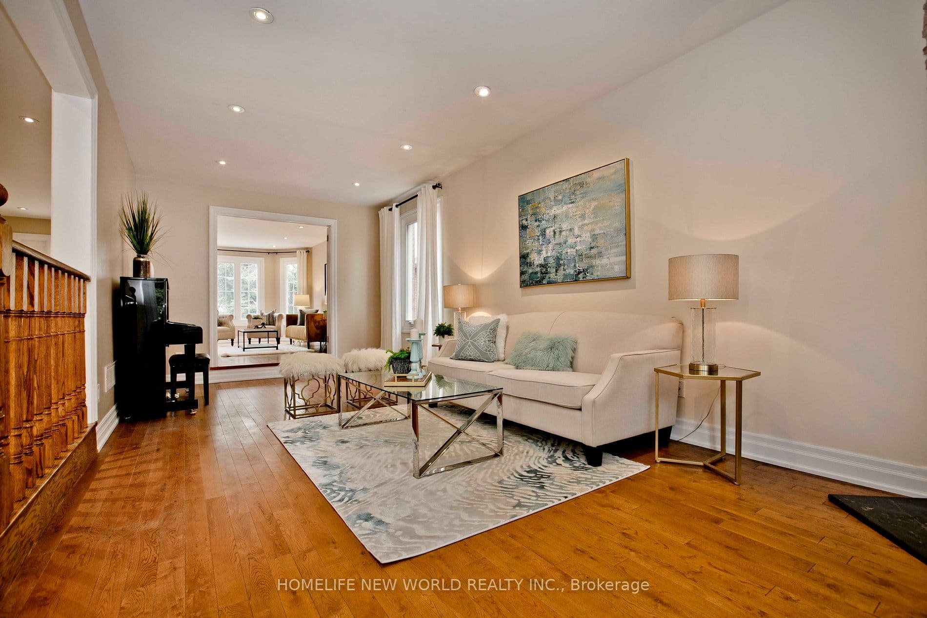 Home staging at Canterbury Ct — project photograph 7