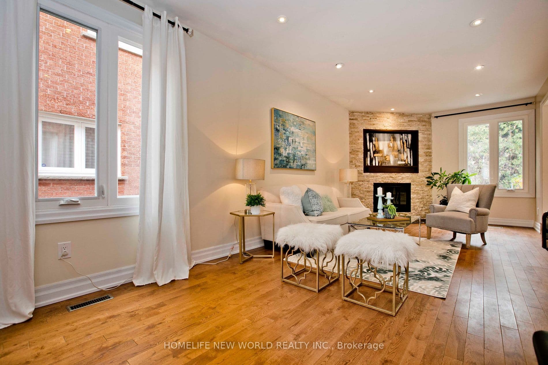 Home staging at Canterbury Ct — project photograph 10