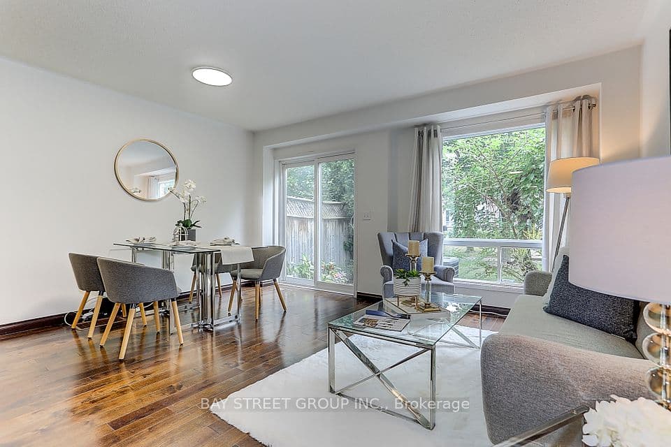 Home staging at Northern Heights Dr — project photograph 3