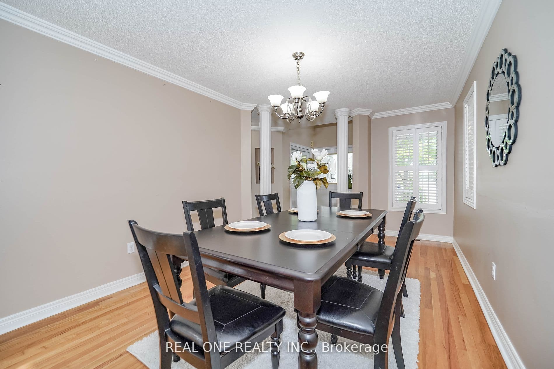 Home staging at Treasure Rd — project photograph 5