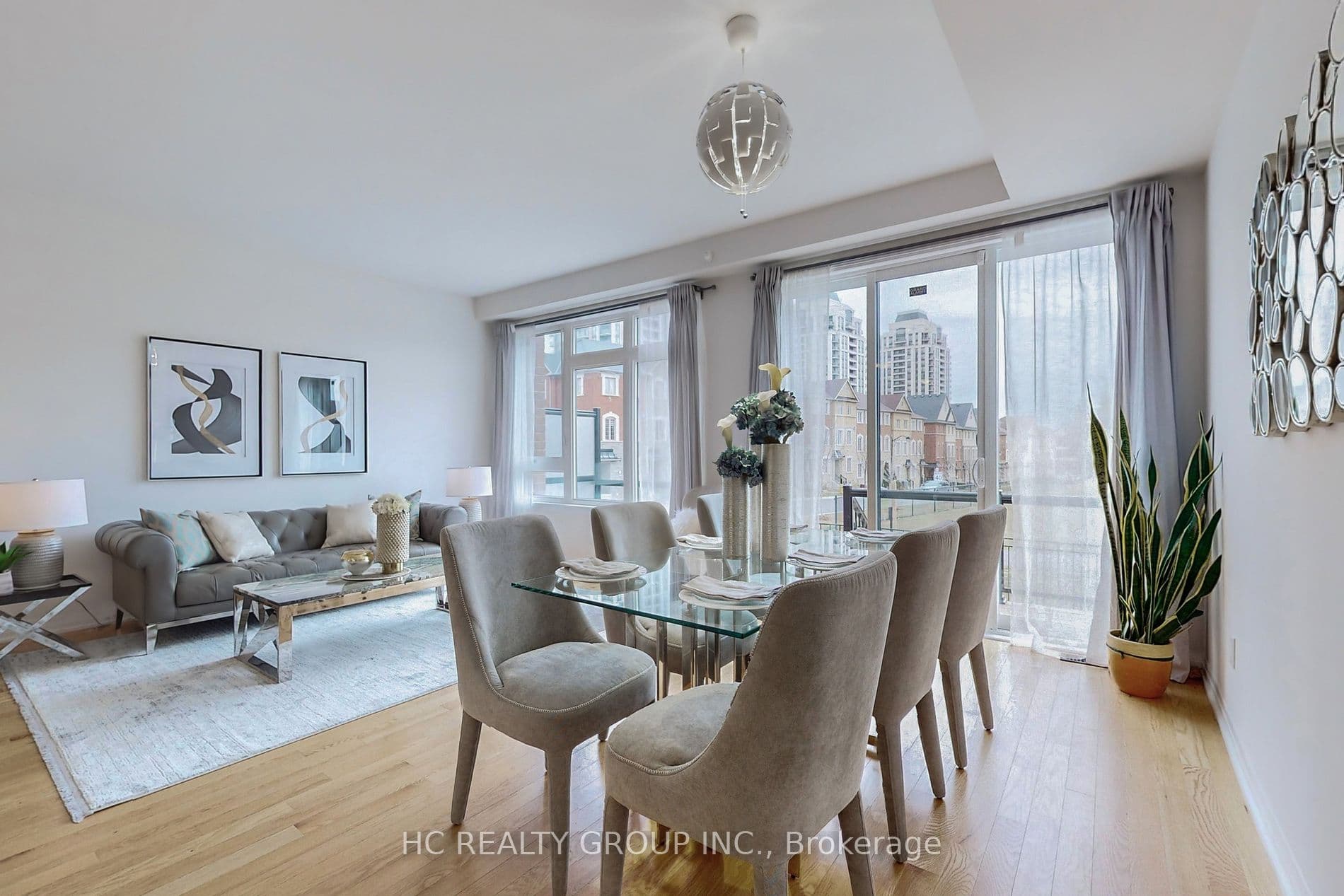 Home staging at Beer Ln — project photograph 3