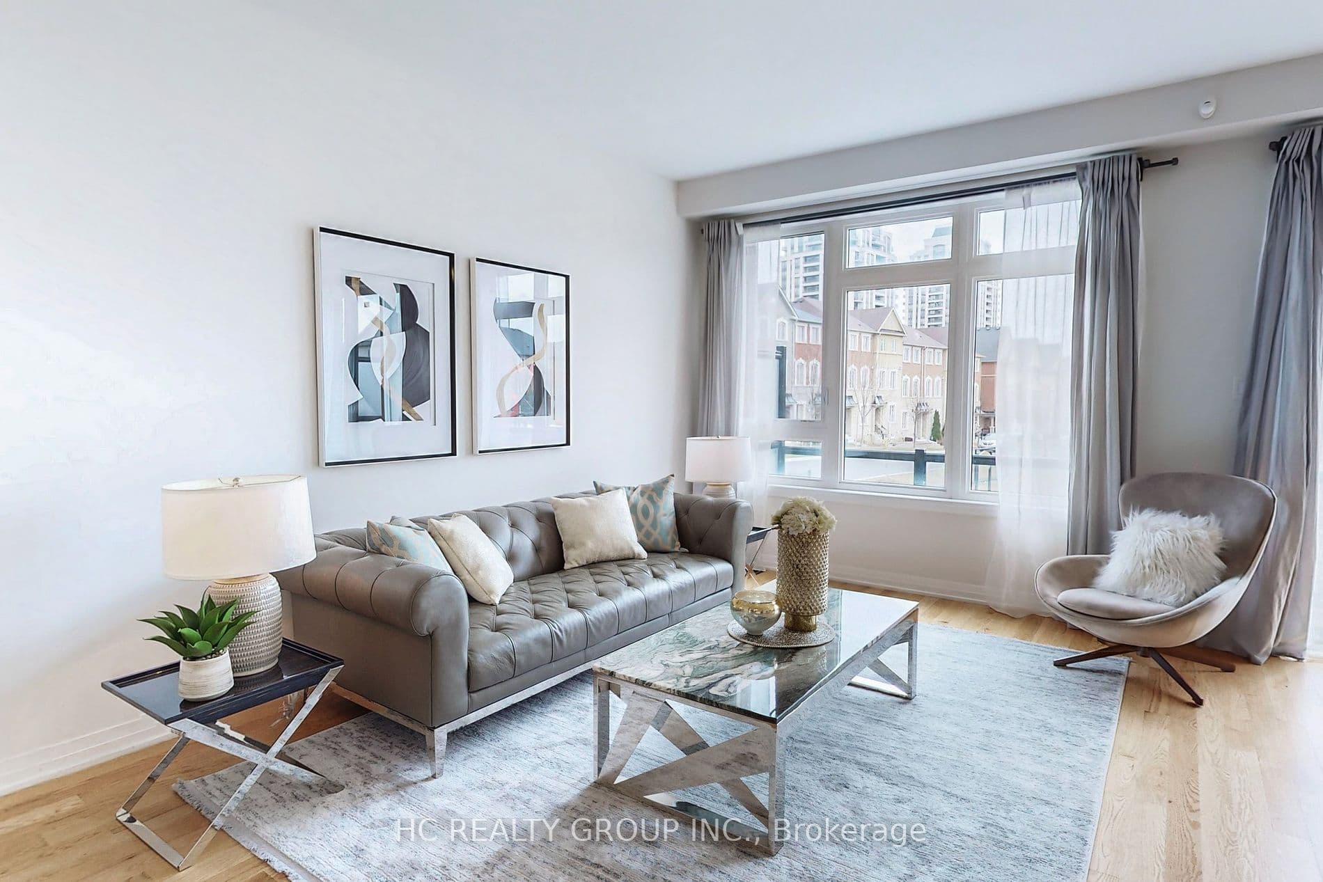 Home staging at Beer Ln — project photograph 5