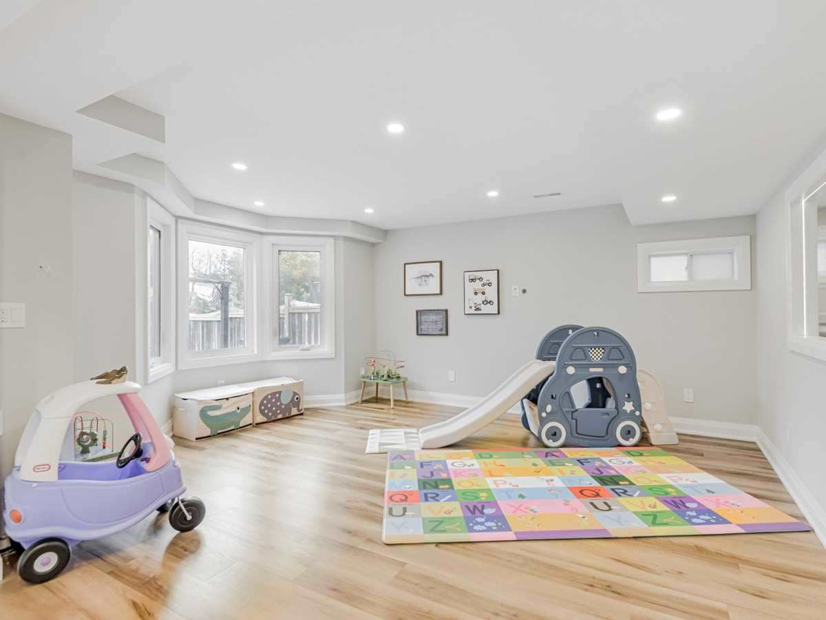 Home staging at Redwood Ln — project photograph 3