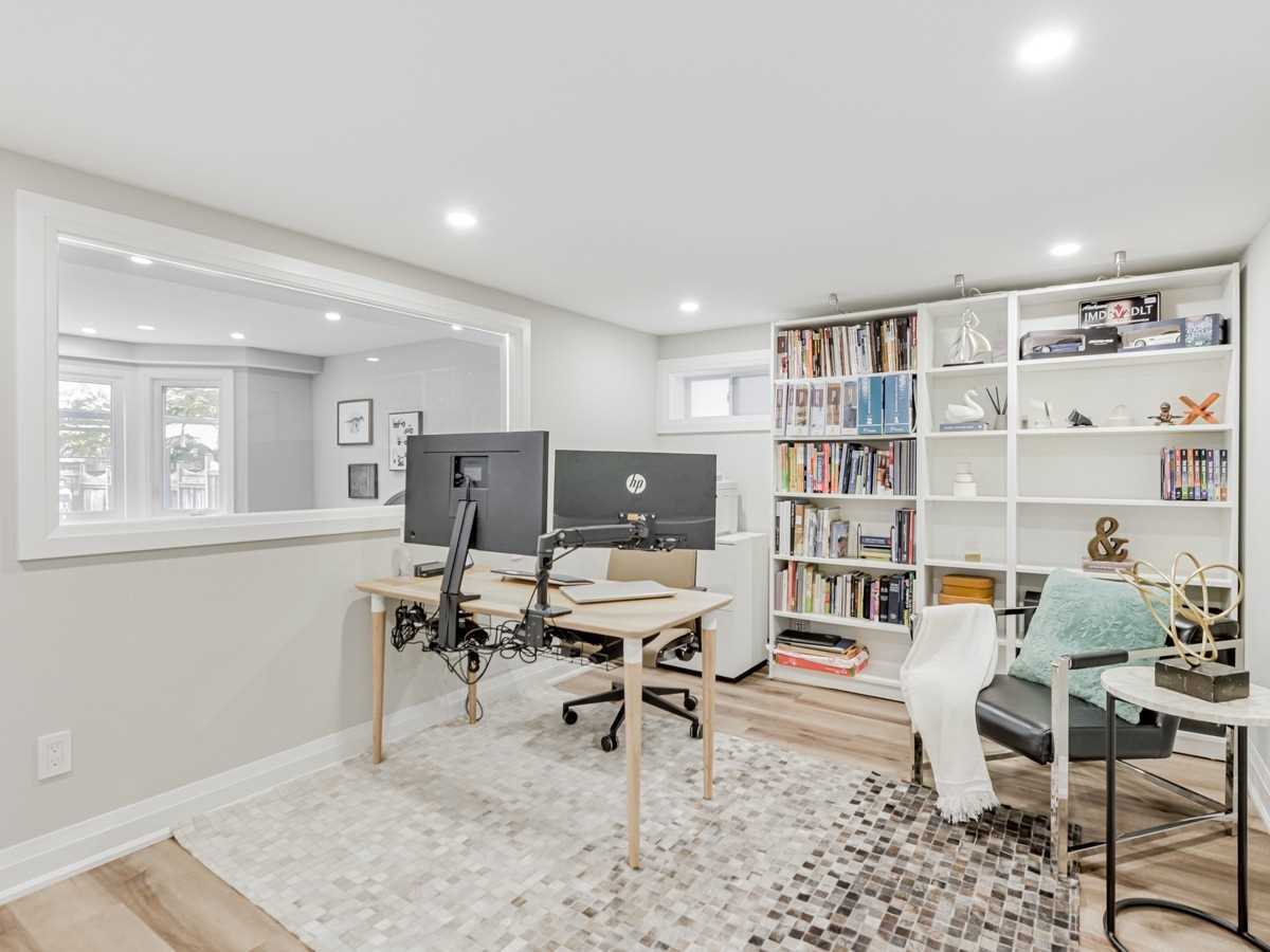Home staging at Redwood Ln — project photograph 4
