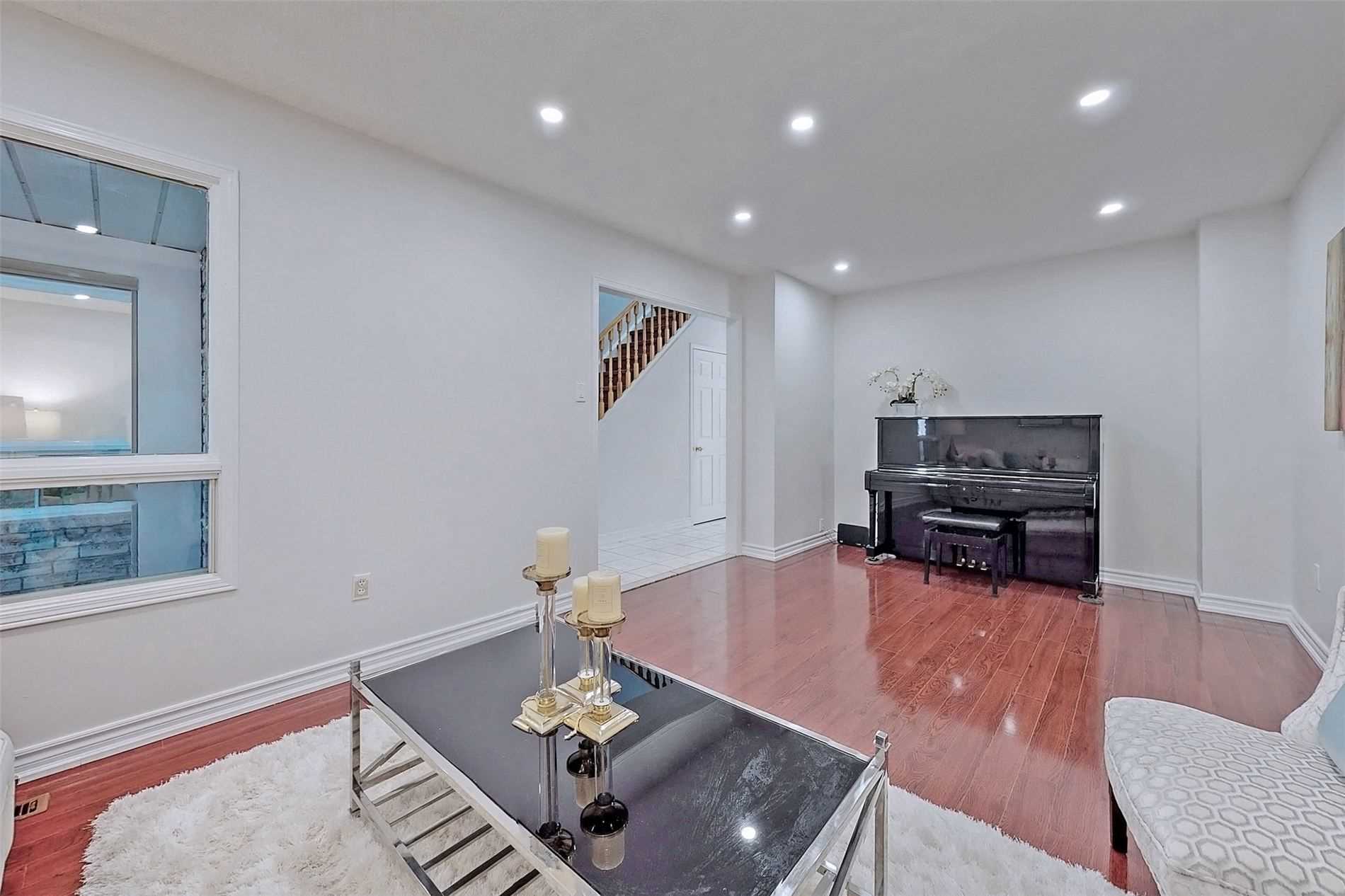 Home staging at Kyla Crescent — project photograph 3