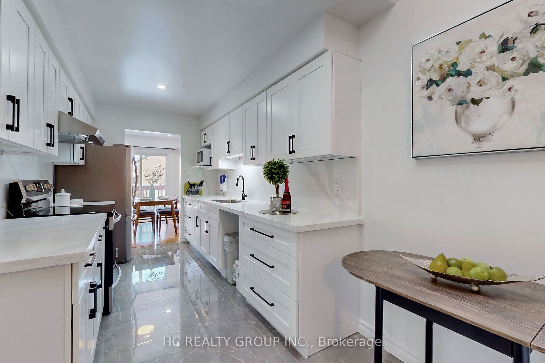 Home staging at Major Oak Terrace — project photograph 3