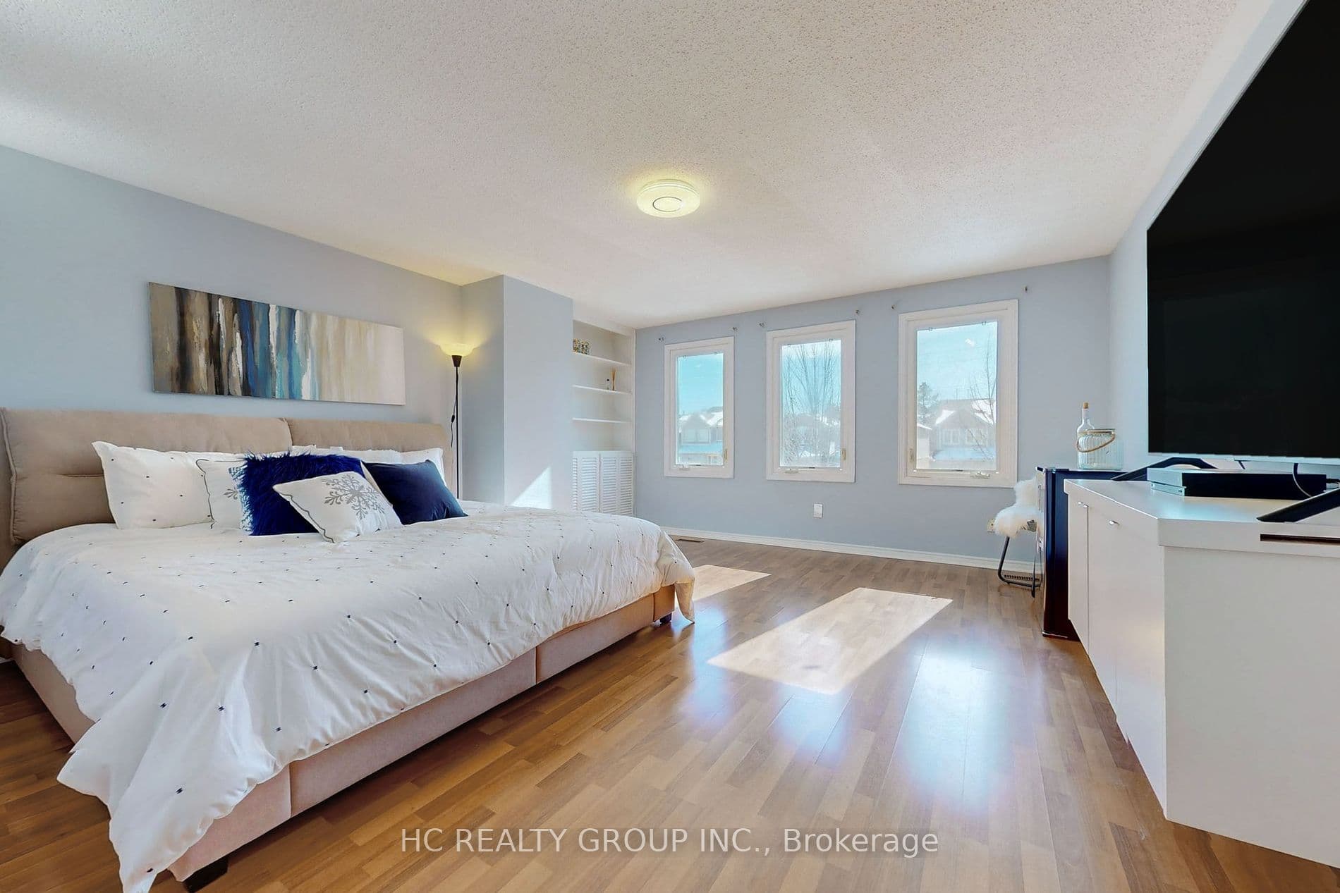 Home staging at Major Oak Terrace — project photograph 7