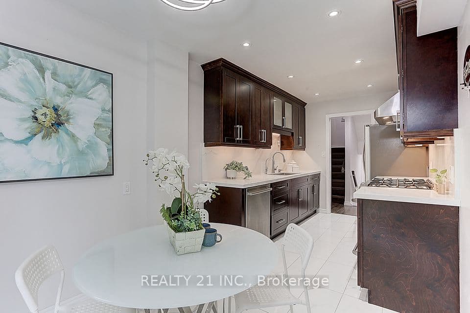 Home staging at Malvern St — project photograph 3