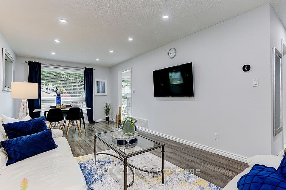 Home staging at Malvern St — project photograph 5