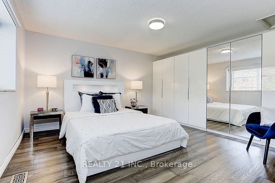 Home staging at Malvern St — project photograph 8