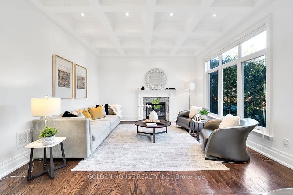 Home staging at Pleasant Ave — project photograph 13
