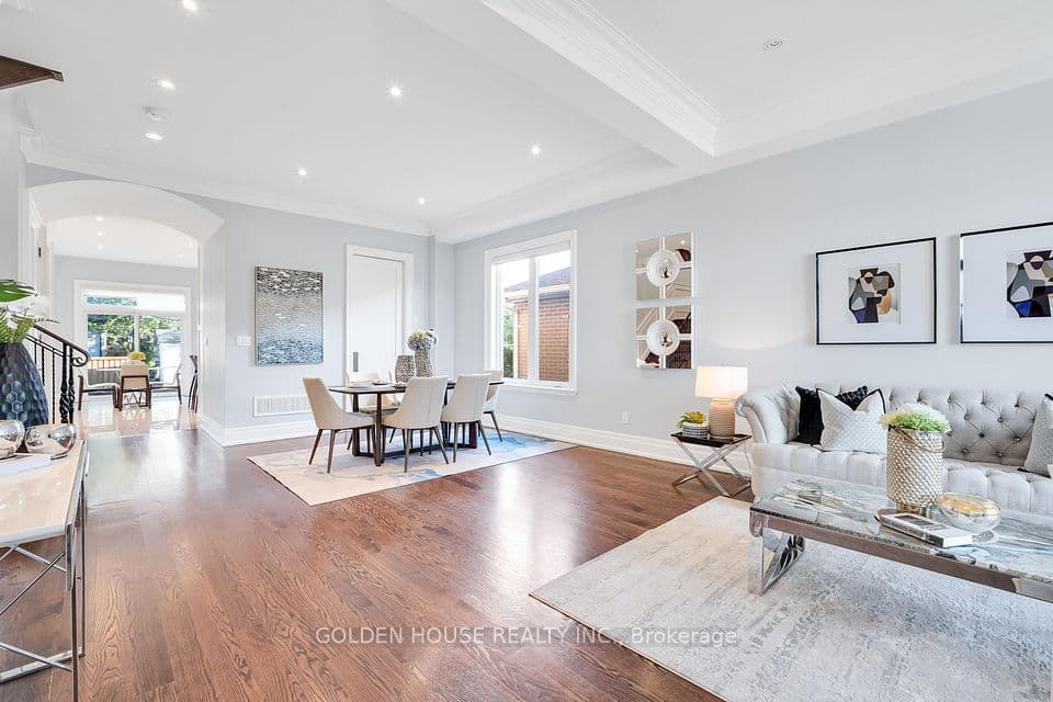 Home staging at Pleasant Ave — project photograph 3