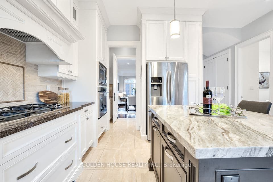 Home staging at Pleasant Ave — project photograph 10