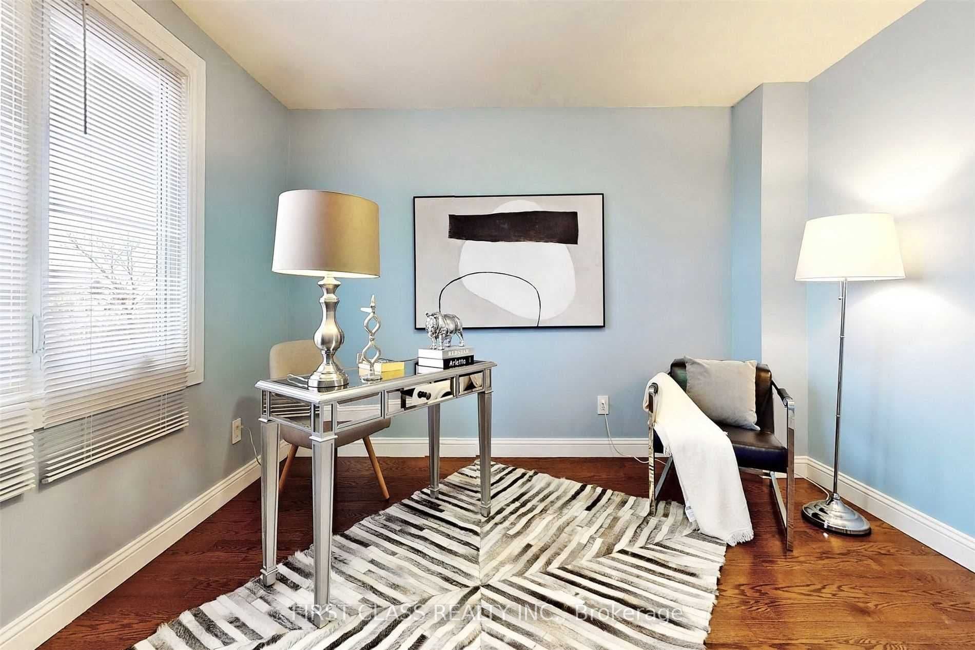 Home staging at Parmeer Dr — project photograph 11