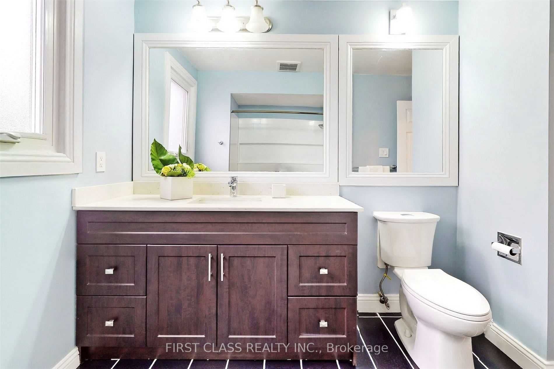 Home staging at Parmeer Dr — project photograph 3