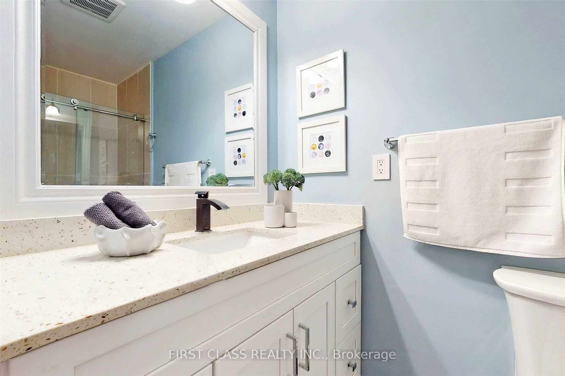Home staging at Parmeer Dr — project photograph 7