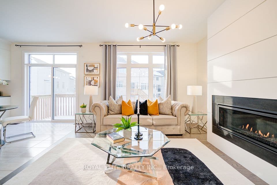 Home staging at Silk Twist Dr — project photograph 15