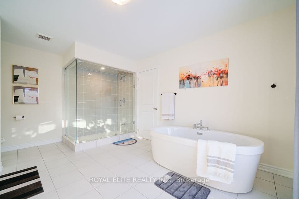 Home staging at Silk Twist Dr — project photograph 9