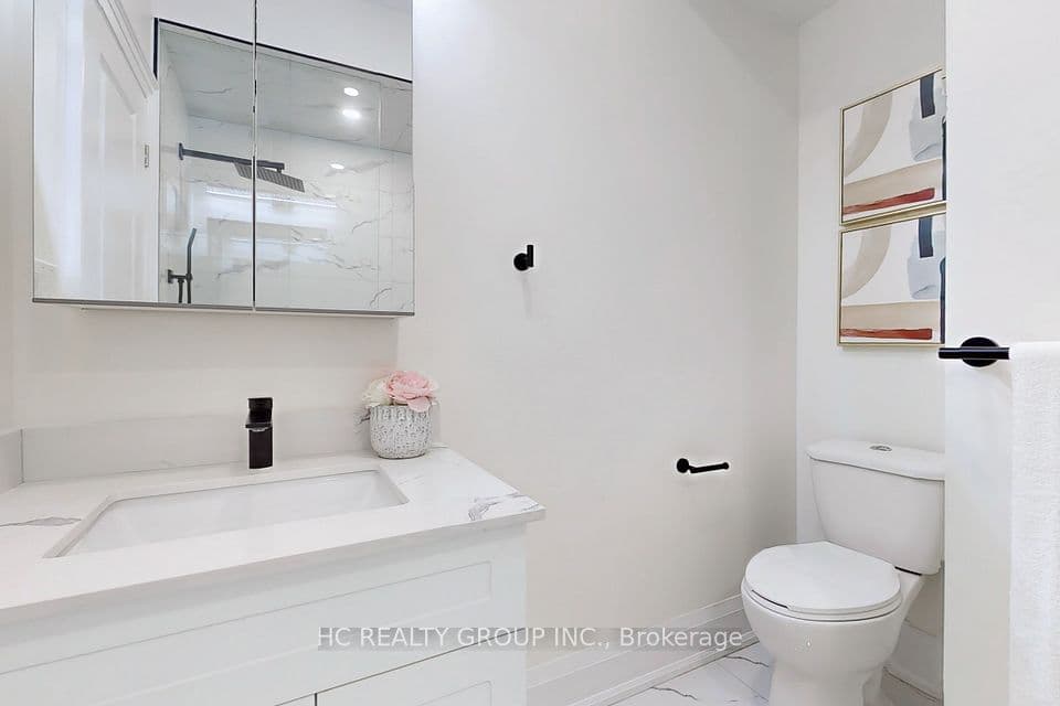 Home staging at Boiton St — project photograph 11