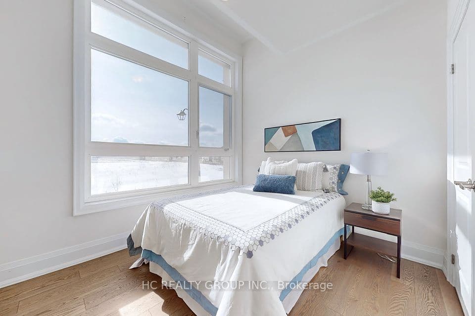 Home staging at Boiton St — project photograph 3