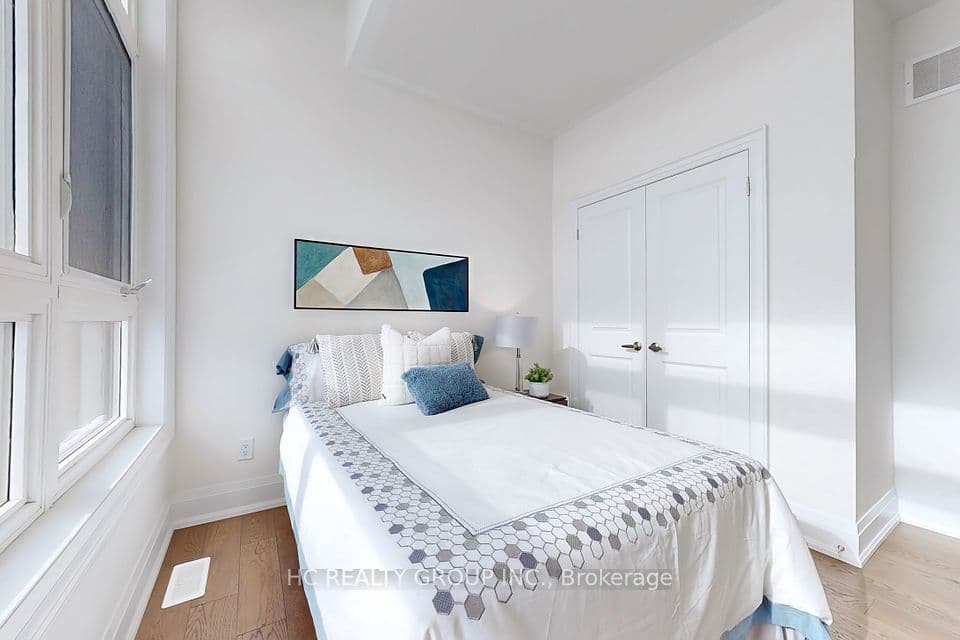 Home staging at Boiton St — project photograph 4