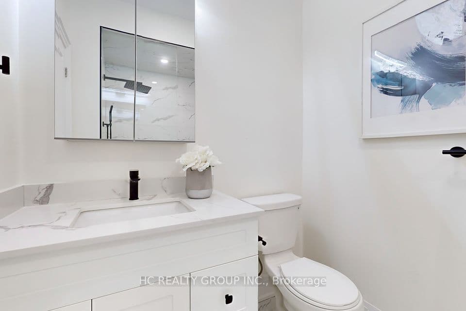 Home staging at Boiton St — project photograph 6