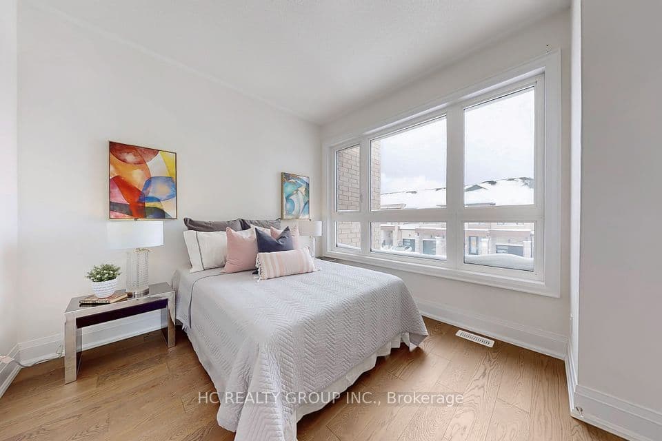 Home staging at Boiton St — project photograph 9