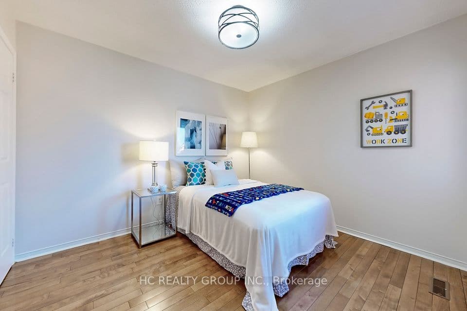 Home staging at Vanrose St — project photograph 3