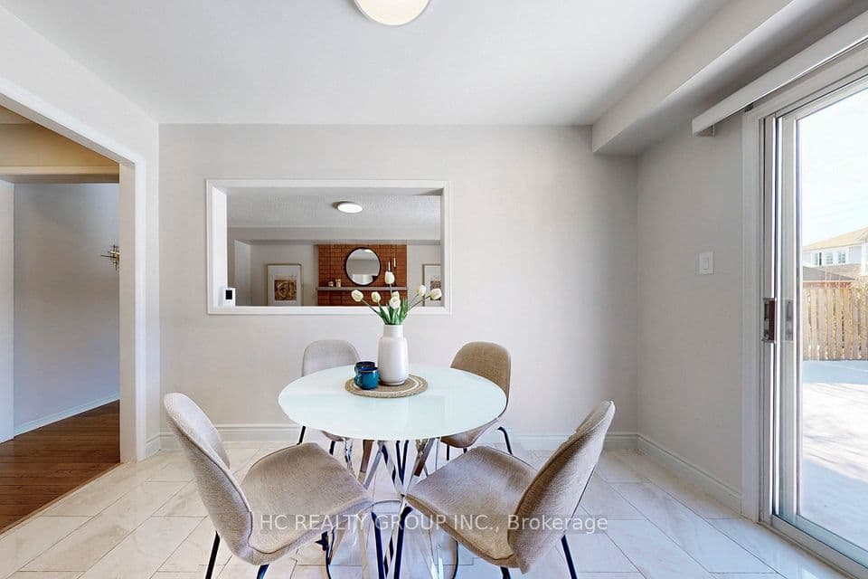 Home staging at Vanrose St — project photograph 5