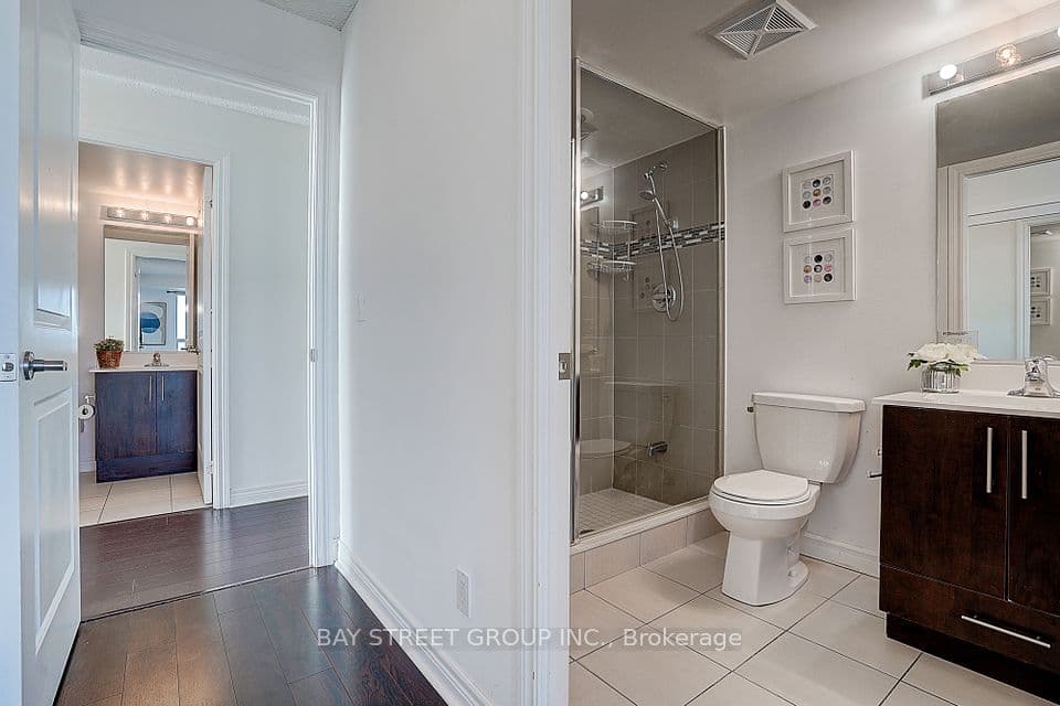 Home staging at Town Centre Court — project photograph 3
