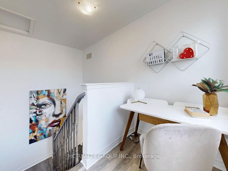 Home staging at Arthur Bonner Ave — project photograph 6