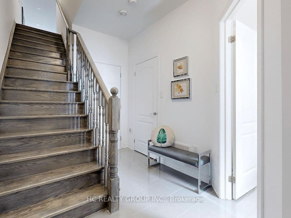 Home staging at Arthur Bonner Ave — project photograph 7