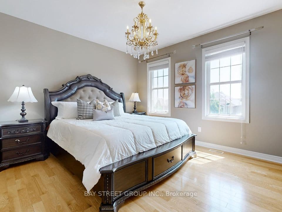 Home staging at Barletta Dr — project photograph 5