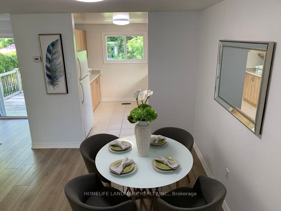 Home staging at Corbett Dr — project photograph 3