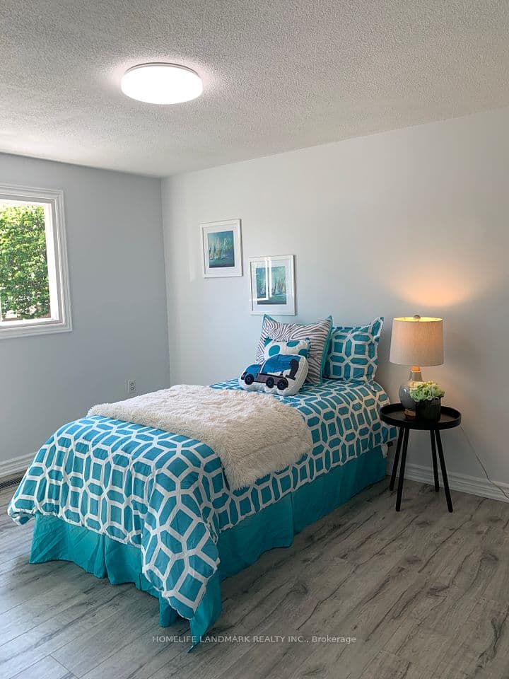 Home staging at Corbett Dr — project photograph 7