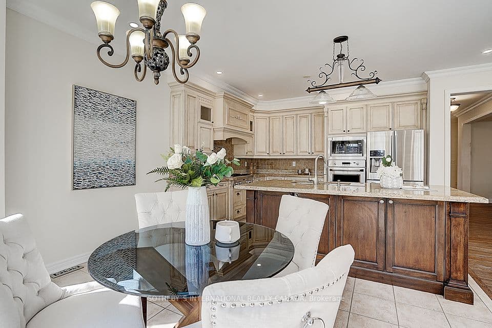 Home staging at Grand Oak Dr — project photograph 4