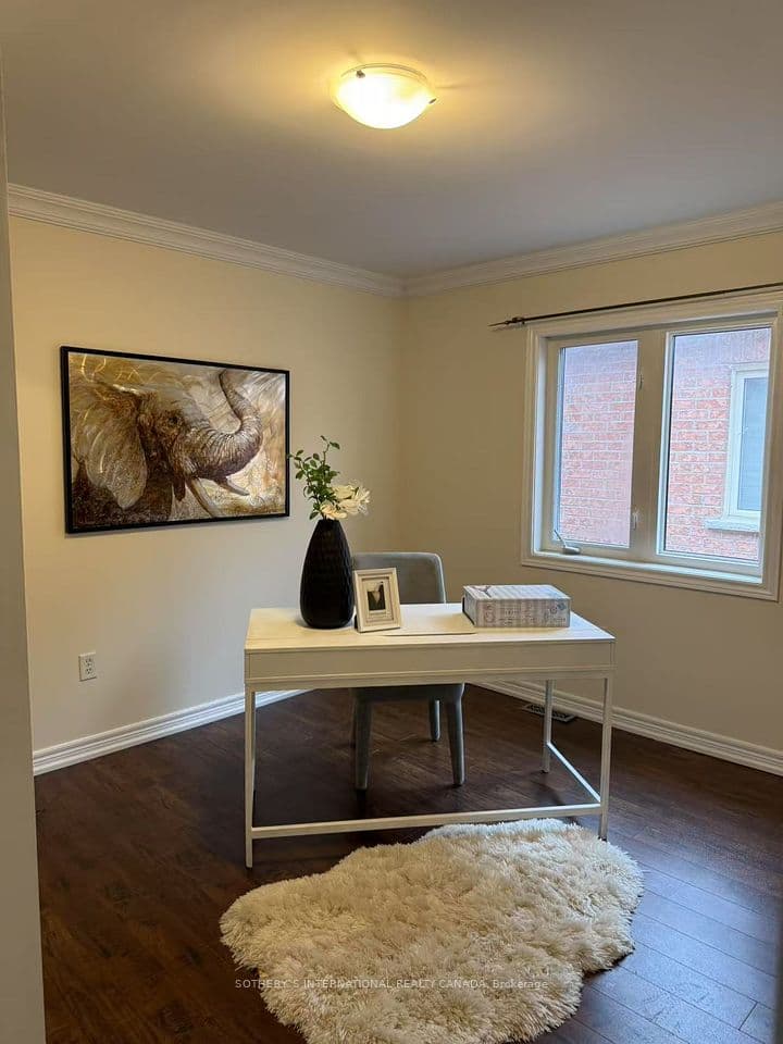 Home staging at Grand Oak Dr — project photograph 10