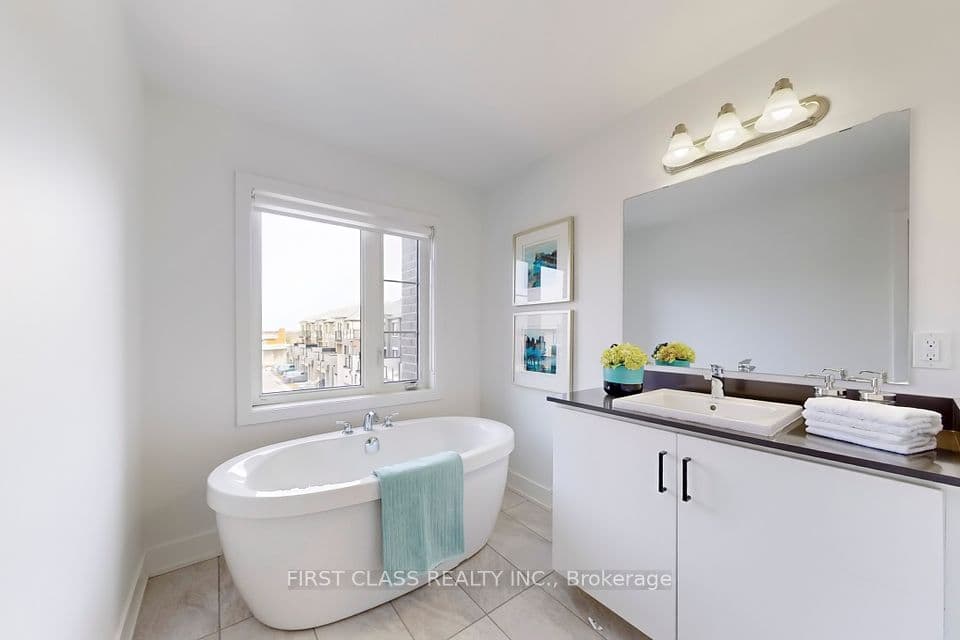 Home staging at Carole Bell Wy — project photograph 4
