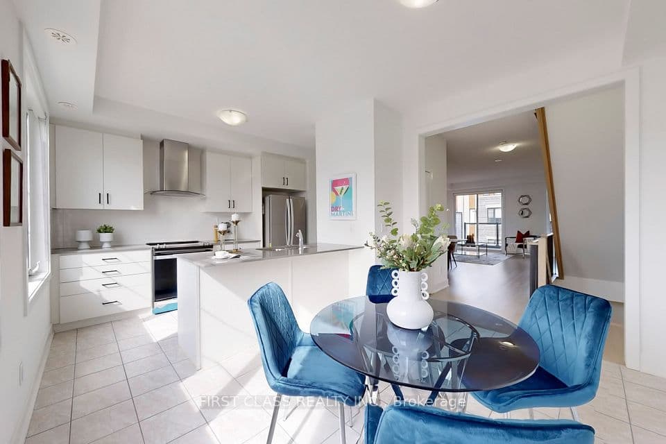 Home staging at Carole Bell Wy — project photograph 5