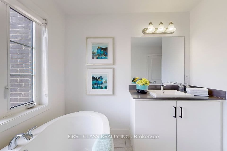 Home staging at Carole Bell Wy — project photograph 6