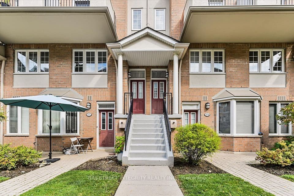Home staging at Grandview Way — project photograph 1