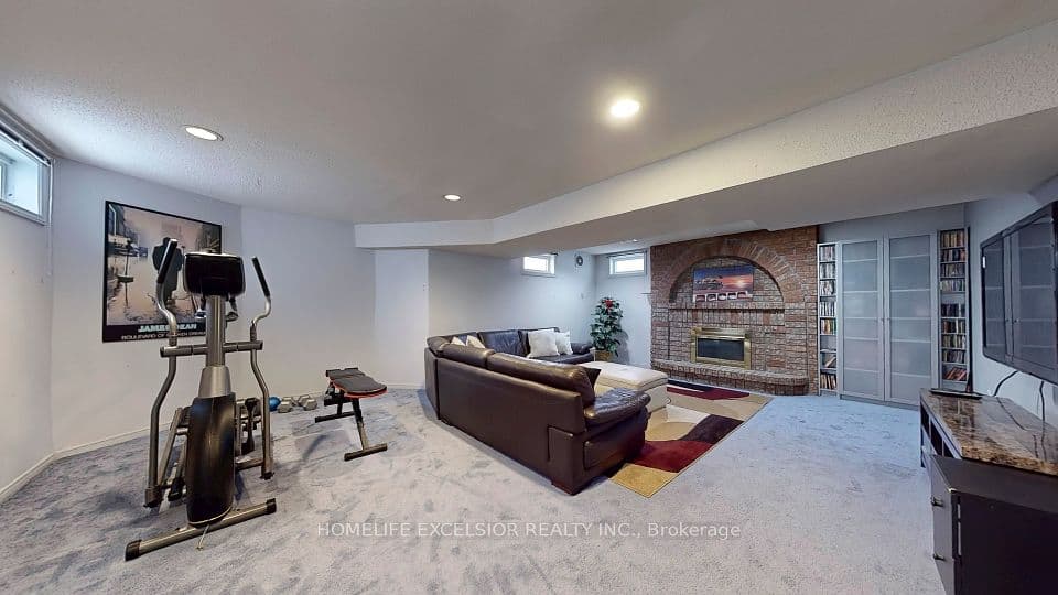 Home staging at Atwood Ct — project photograph 7