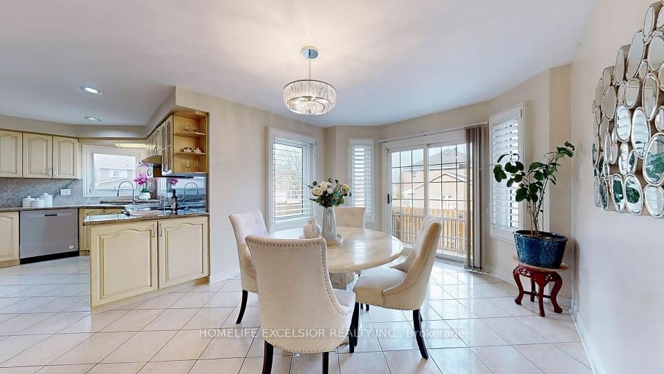Home staging at Atwood Ct — project photograph 9